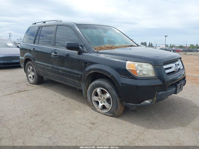 Salvage Honda Pilot Image
