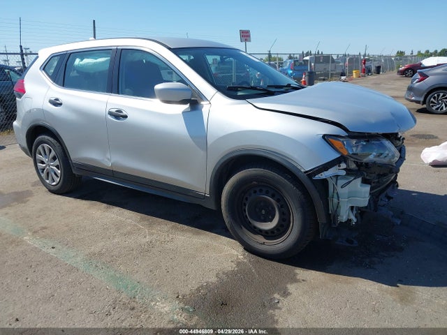 Salvage Nissan Rogue Image