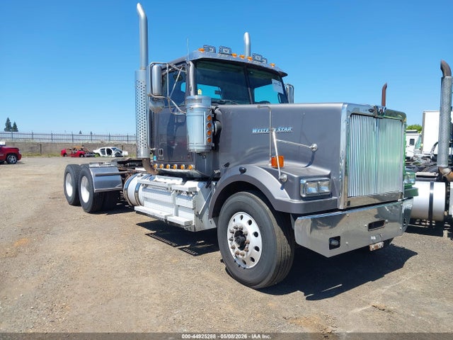 Salvage Western Star Auto Car Conventional Image