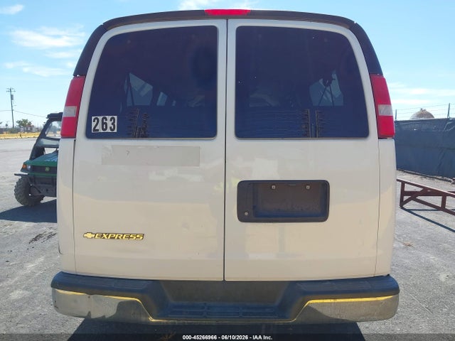 Chevrolet Express Lt