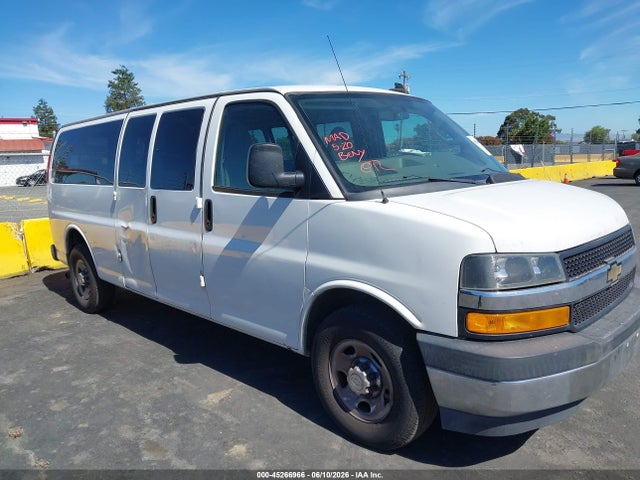 Chevrolet Express Lt