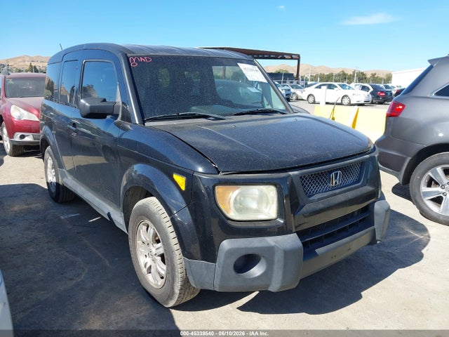 Salvage Honda Element Image