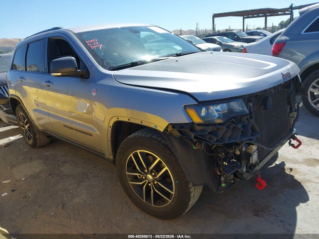 Salvage Jeep Grand Cherokee Image