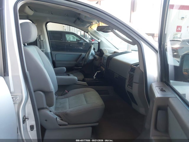 Nissan Titan Se