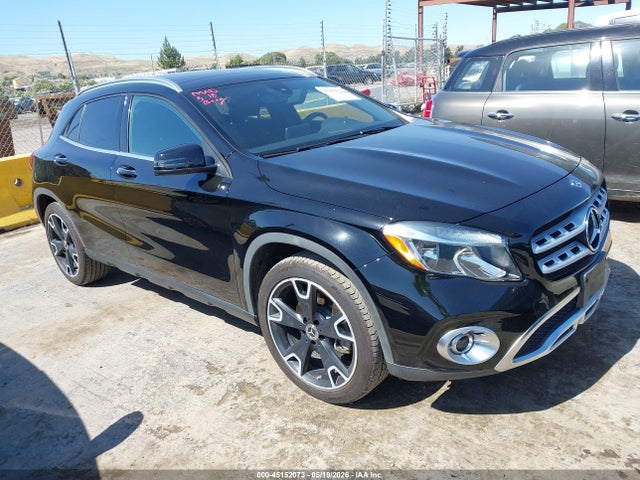 Salvage Mercedes-Benz GLA Image