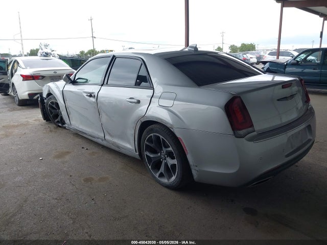 Chrysler 300 S