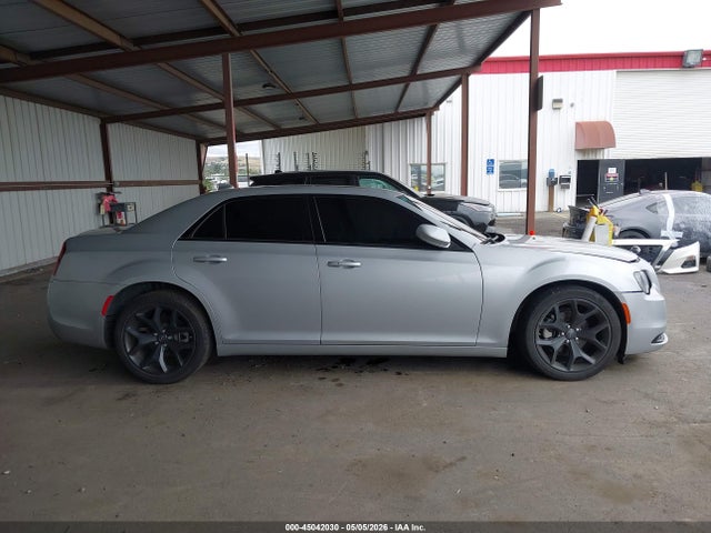 Chrysler 300 S