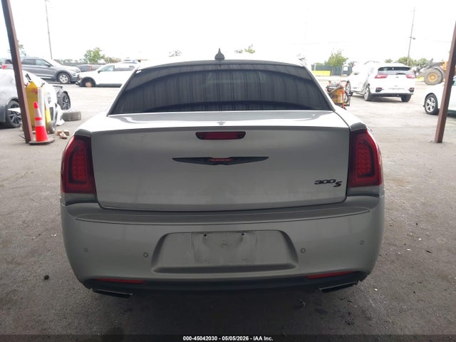 Chrysler 300 S