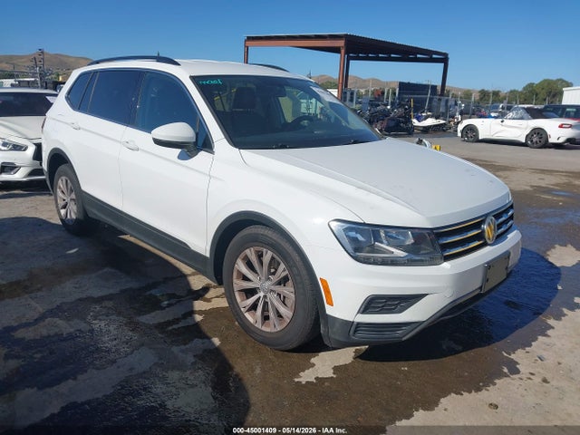 Salvage Volkswagen Tiguan Image