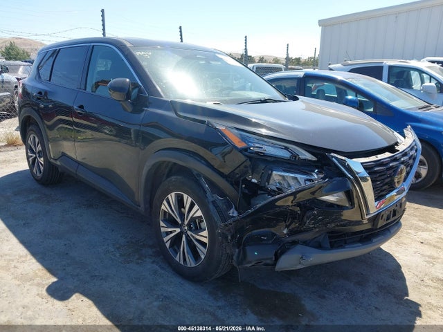 Salvage Nissan Rogue Image