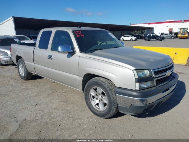 Salvage Chevrolet Silverado 1500 Image