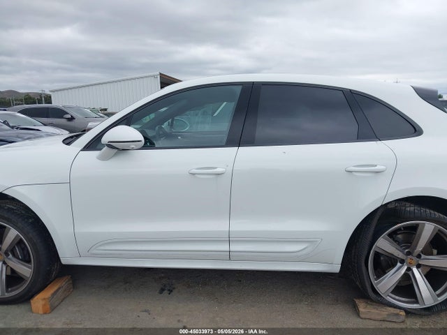Porsche Macan T