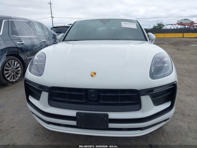 Porsche Macan T