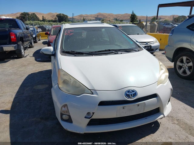 Toyota Prius c Four