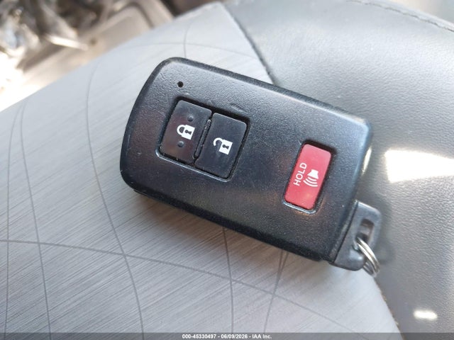 Toyota Prius c Four