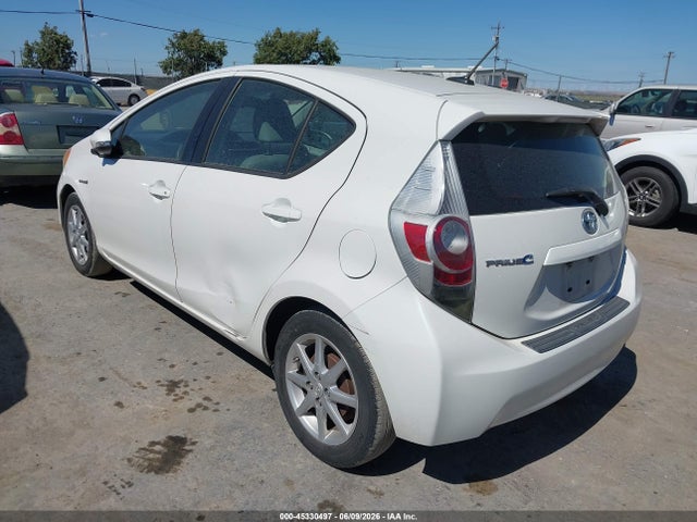 Toyota Prius c Four
