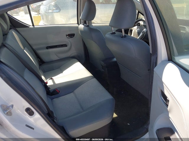 Toyota Prius c Four
