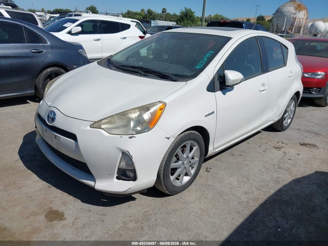 Toyota Prius c Four