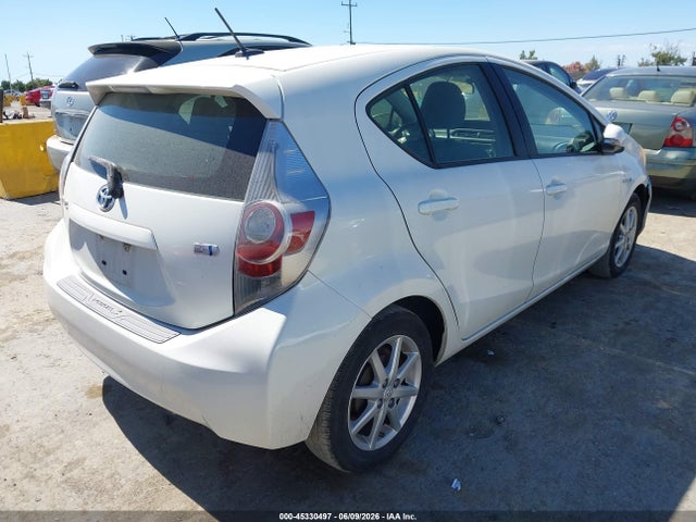 Toyota Prius c Four