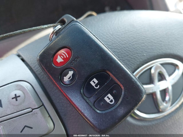 Toyota Camry Xle V6