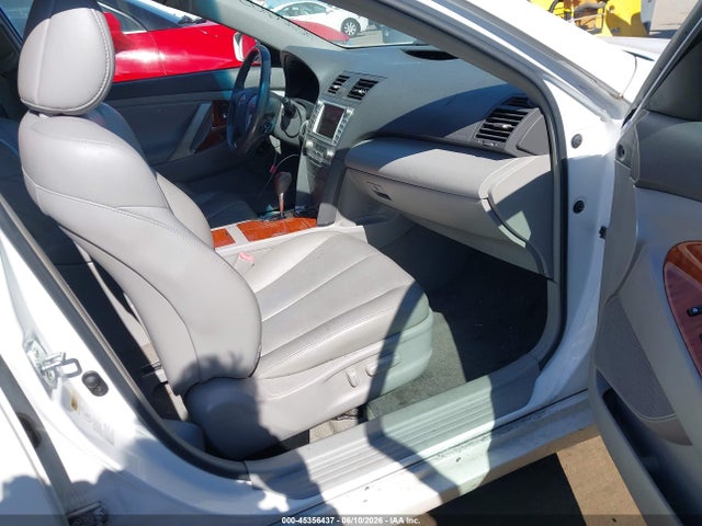 Toyota Camry Xle V6