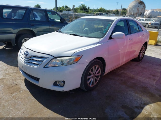 Toyota Camry Xle V6