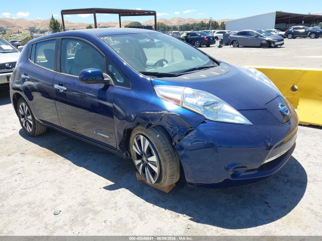 Salvage Nissan LEAF Image