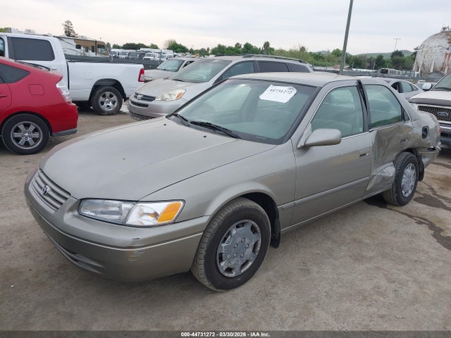 Toyota Camry Le