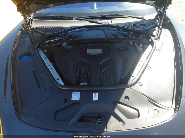 Porsche Panamera 4