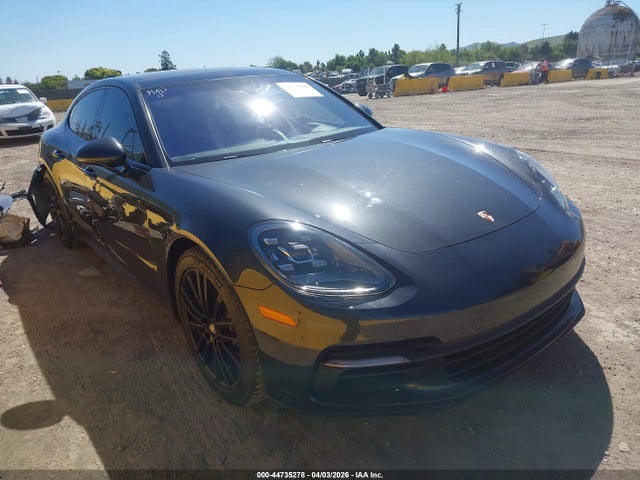 Salvage Porsche Panamera Image