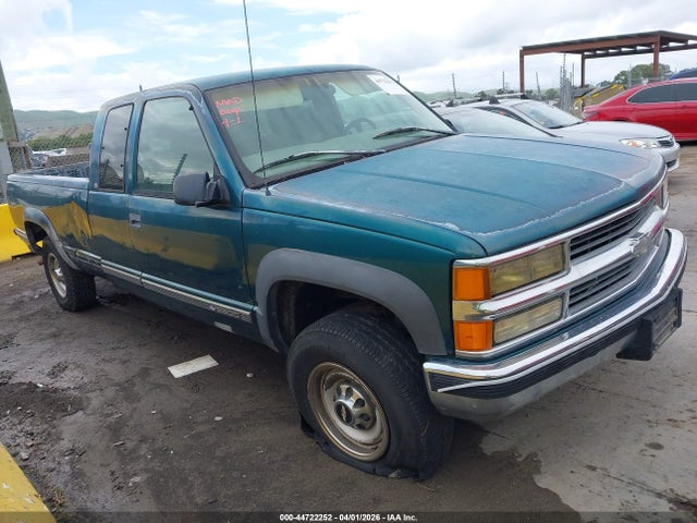 Salvage Chevrolet K2500 Image
