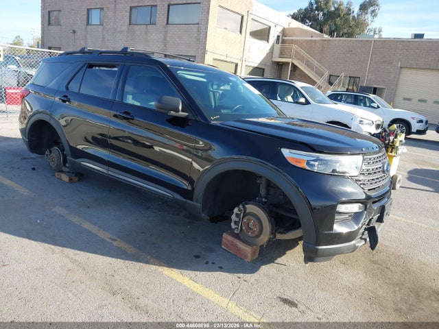 Salvage Ford Explorer Image