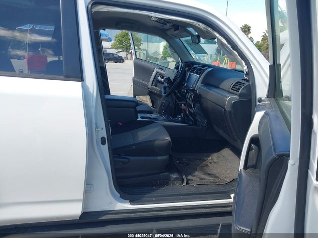 Toyota 4Runner Sr5