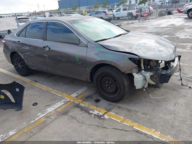 Salvage Toyota Camry Image