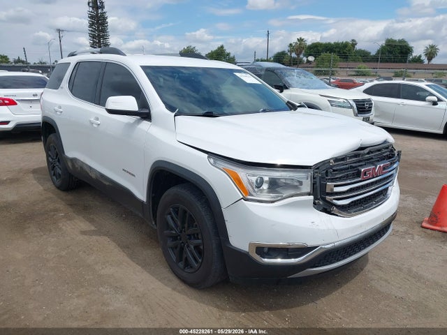 Salvage GMC Acadia Image