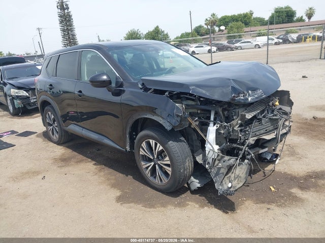 Salvage Nissan Rogue Image