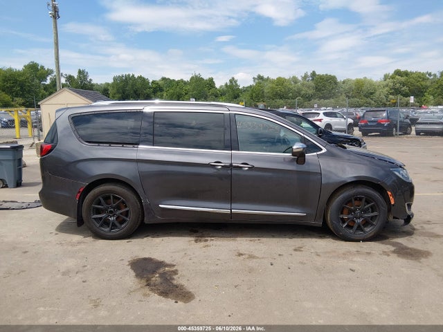 Chrysler Pacifica Limited