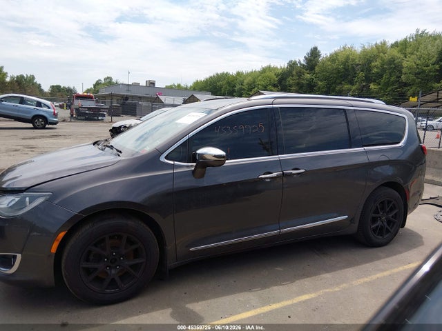 Chrysler Pacifica Limited