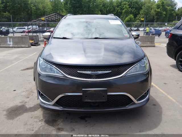 Chrysler Pacifica Limited