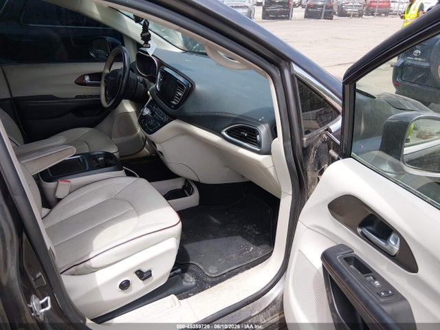Chrysler Pacifica Limited