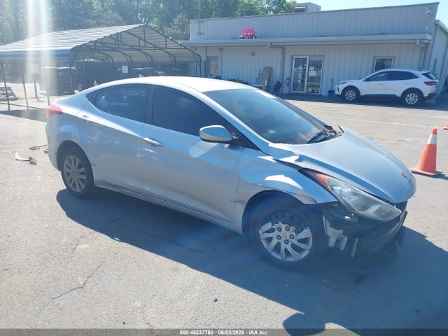 Salvage Hyundai ELANTRA Image