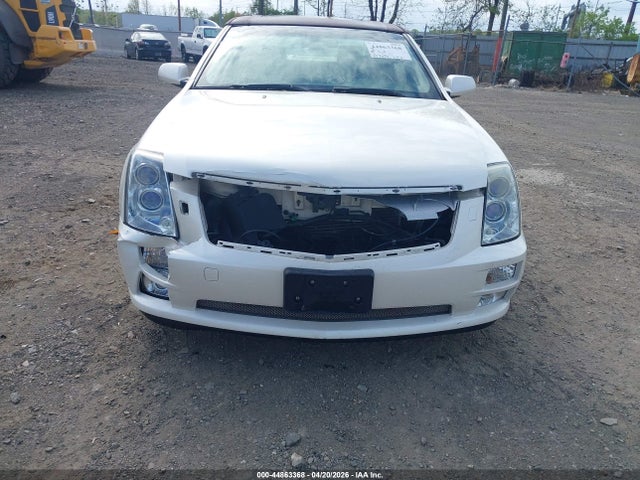 Cadillac STS V8