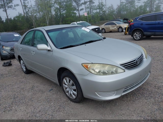 Salvage Toyota Camry Image