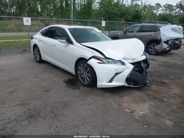 Salvage Lexus Es Image