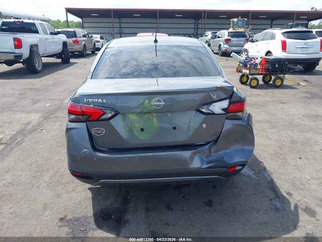 Nissan Versa 1.6 S