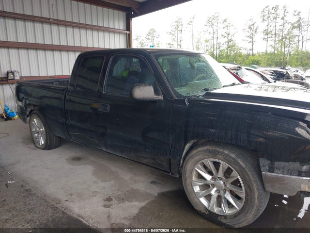 Salvage Chevrolet Silverado 1500 Image