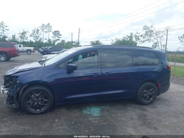 Chrysler Pacifica Touring L