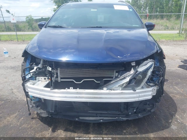 Chrysler Pacifica Touring L