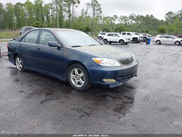 Salvage Toyota Camry Image