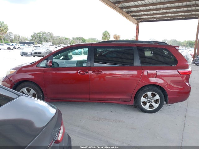 Toyota Sienna Le 8 Passenger